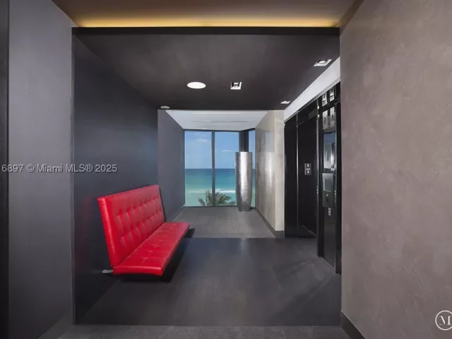 4-bedroom condo for sale in Sunny Isles Beach - 18555 Collins Ave 5105 - MondialRealty