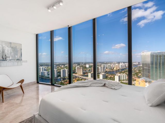 Apartment for sale  Unit #5105 - photo 6836390