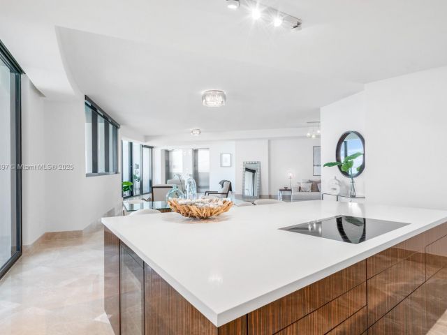 Apartment for sale  Unit #5105 - photo 6836400