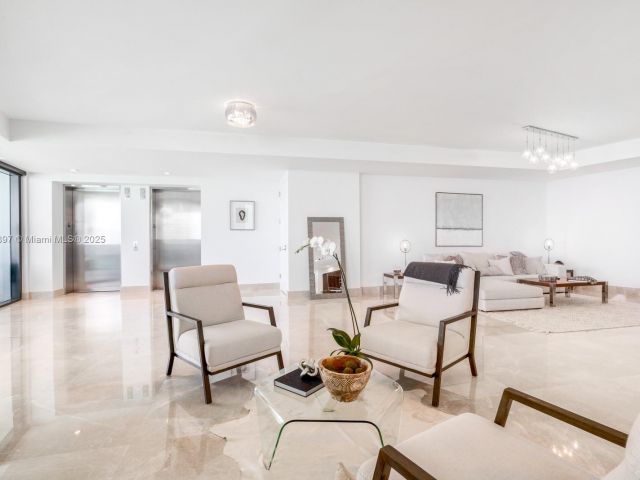 Apartment for sale  Unit #5105 - photo 6836401