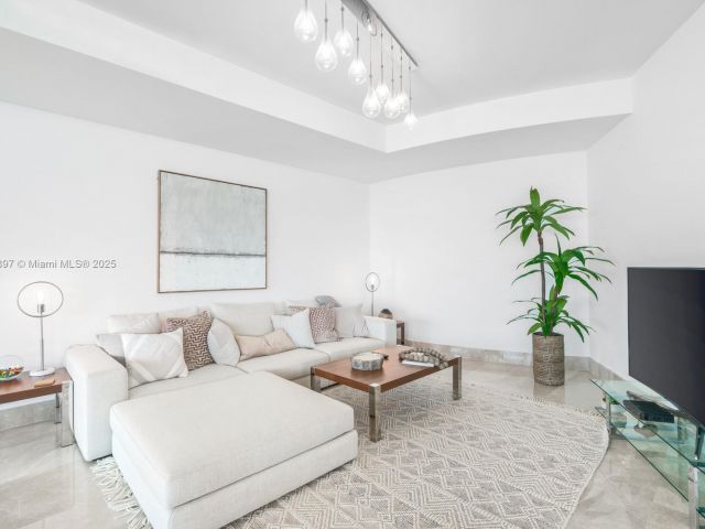 Apartment for sale  Unit #5105 - photo 6836403