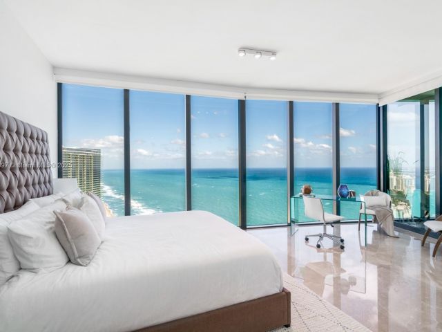 Apartment for sale  Unit #5105 - photo 6836406