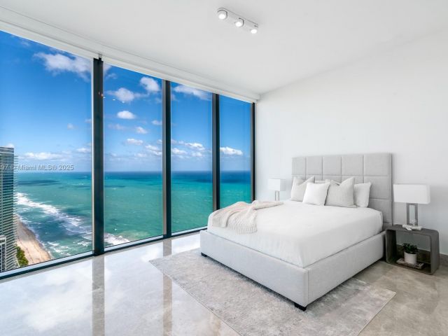 Apartment for sale  Unit #5105 - photo 6836407