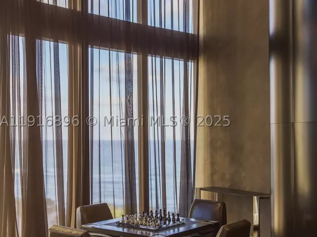 4-bedroom condo for sale in Sunny Isles Beach - 18555 Collins Ave 3505 - MondialRealty