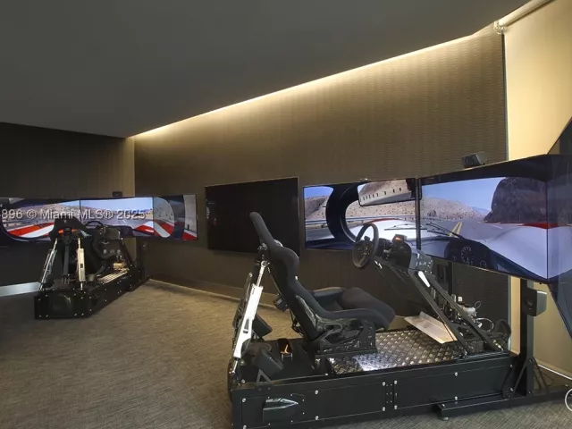 4-bedroom condo for sale in Sunny Isles Beach - 18555 Collins Ave 3505 - MondialRealty