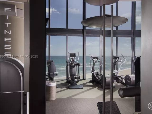 4-bedroom condo for sale in Sunny Isles Beach - 18555 Collins Ave 3505 - MondialRealty
