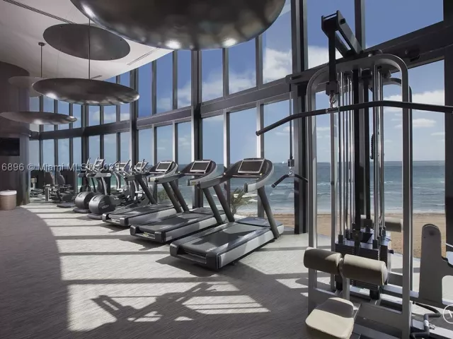 4-bedroom condo for sale in Sunny Isles Beach - 18555 Collins Ave 3505 - MondialRealty