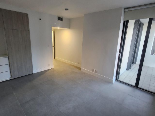 Apartment for rent  Unit #A-1200 - photo 6819611