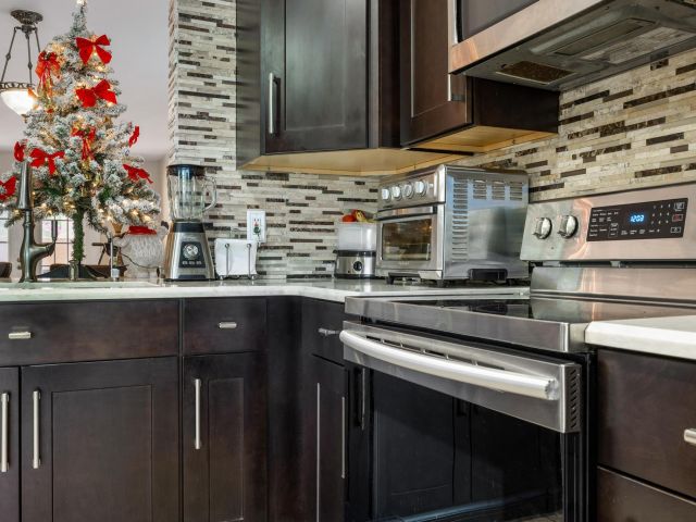 Home for sale at 940 SW 96th Avenue - photo 6830878