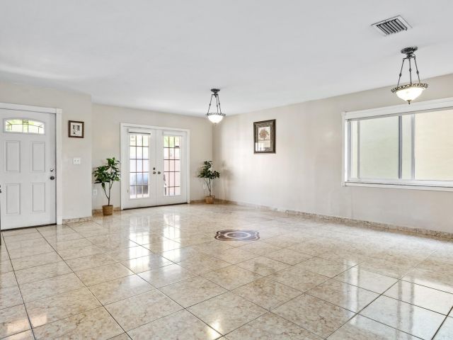 Home for sale at 940 SW 96th Avenue - photo 6830884