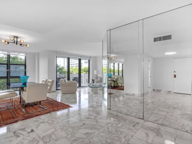 2-bedroom condo for rent in Key Biscayne - 1121 Crandon Blvd E302 - MondialRealty