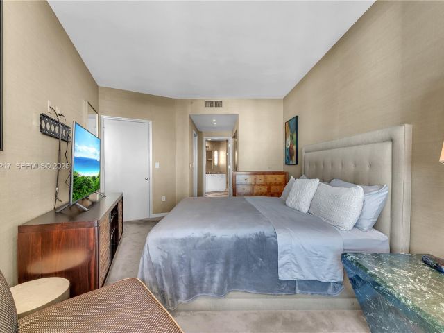 Apartment for sale  Unit #906 - photo 6817311