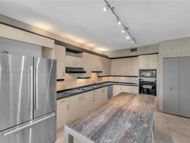 Apartment for sale  Unit #906 - photo 6817316