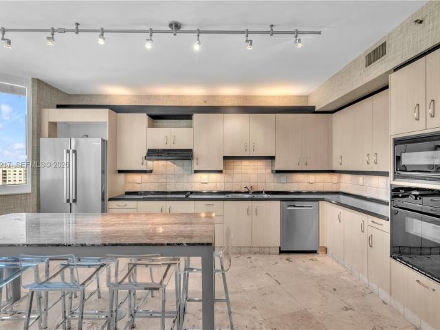 Apartment for sale  Unit #906 - photo 6817319