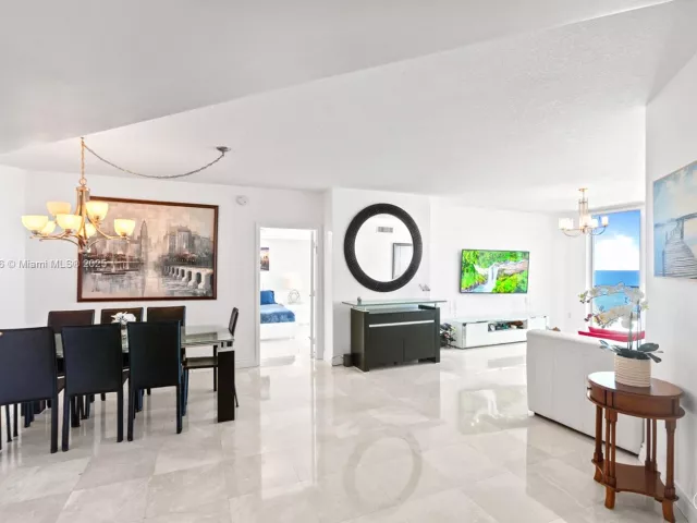 2-bedroom condo for sale in Sunny Isles Beach - 16699 Collins Ave 3604 - MondialRealty