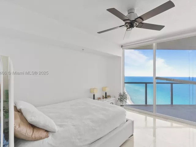 2-bedroom condo for sale in Sunny Isles Beach - 16699 Collins Ave 3604 - MondialRealty