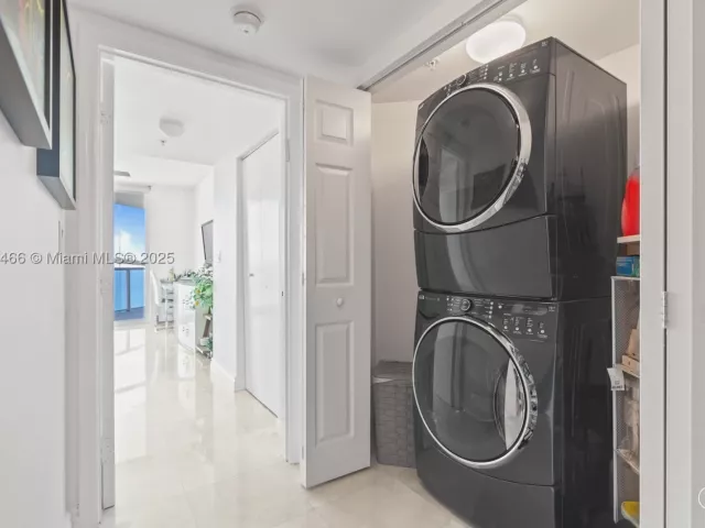 2-bedroom condo for sale in Sunny Isles Beach - 16699 Collins Ave 3604 - MondialRealty