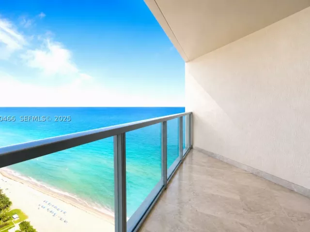2-bedroom condo for sale in Sunny Isles Beach - 16699 Collins Ave 3604 - MondialRealty