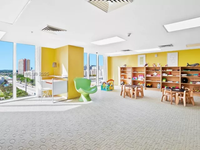 2-bedroom condo for sale in Sunny Isles Beach - 16699 Collins Ave 3604 - MondialRealty