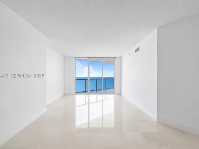 2-bedroom condo for sale in Sunny Isles Beach - 16699 Collins Ave 3604 - MondialRealty
