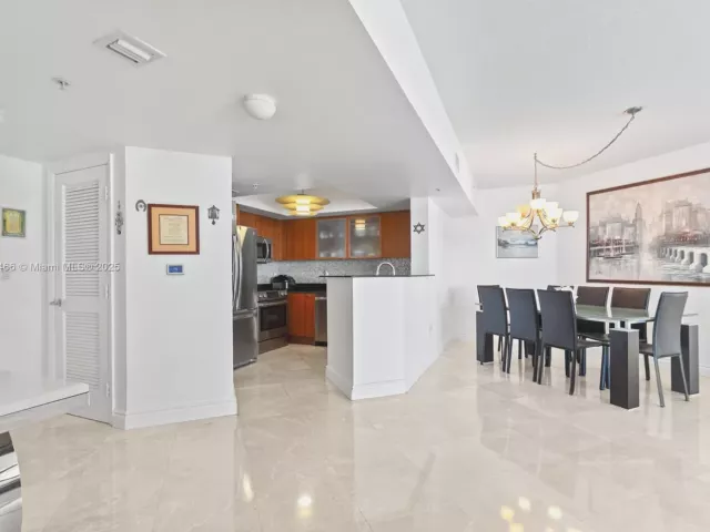 2-bedroom condo for sale in Sunny Isles Beach - 16699 Collins Ave 3604 - MondialRealty