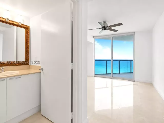 2-bedroom condo for sale in Sunny Isles Beach - 16699 Collins Ave 3604 - MondialRealty