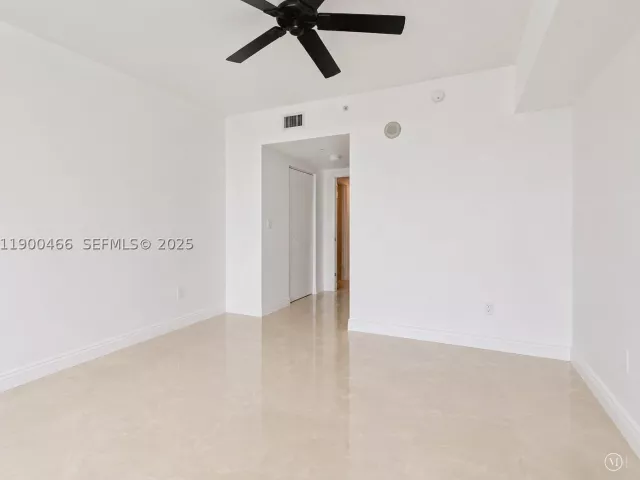 2-bedroom condo for sale in Sunny Isles Beach - 16699 Collins Ave 3604 - MondialRealty