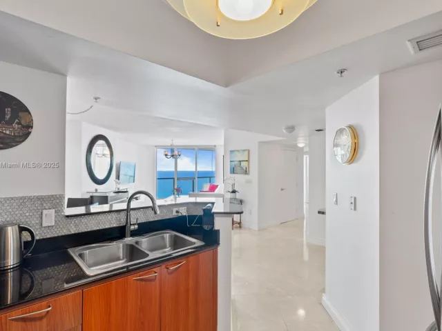 2-bedroom condo for sale in Sunny Isles Beach - 16699 Collins Ave 3604 - MondialRealty