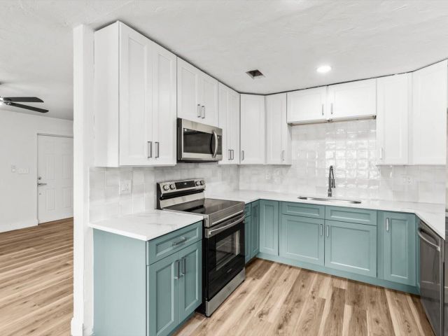 Home for sale at 937 NE 25th Avenue - photo 6831599