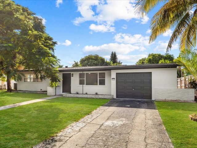 Home for sale at 937 NE 25th Avenue - photo 6831607