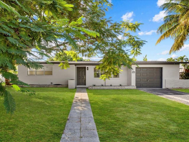 Home for sale at 937 NE 25th Avenue - photo 6831608