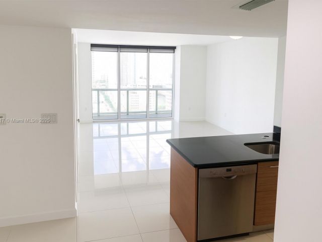 Apartment for sale  Unit #2505 - photo 6817564