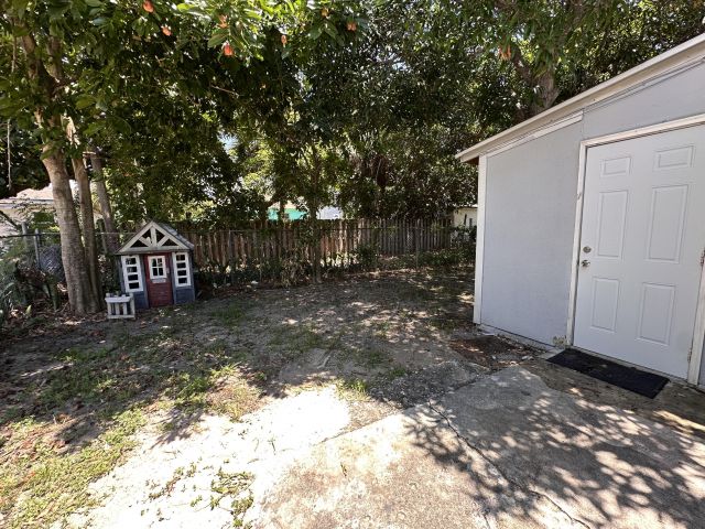 Home for rent at 840 W 1st Street - photo 6831673