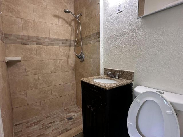 Home for rent at 840 W 1st Street - photo 6831675