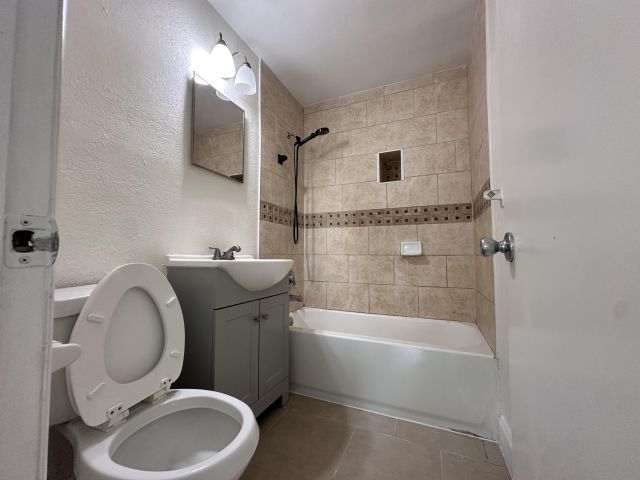 Home for rent at 840 W 1st Street - photo 6831682