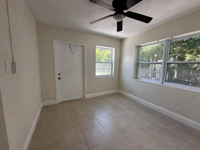Home for rent at 840 W 1st Street - photo 6831684