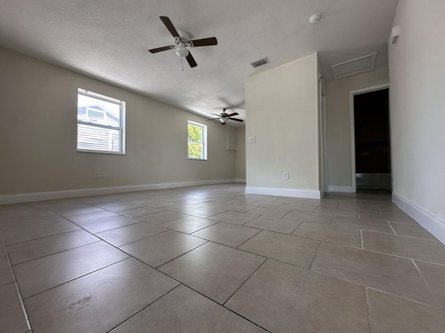 Home for rent at 840 W 1st Street - photo 6831688