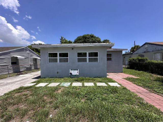 Home for rent at 840 W 1st Street - photo 6831691