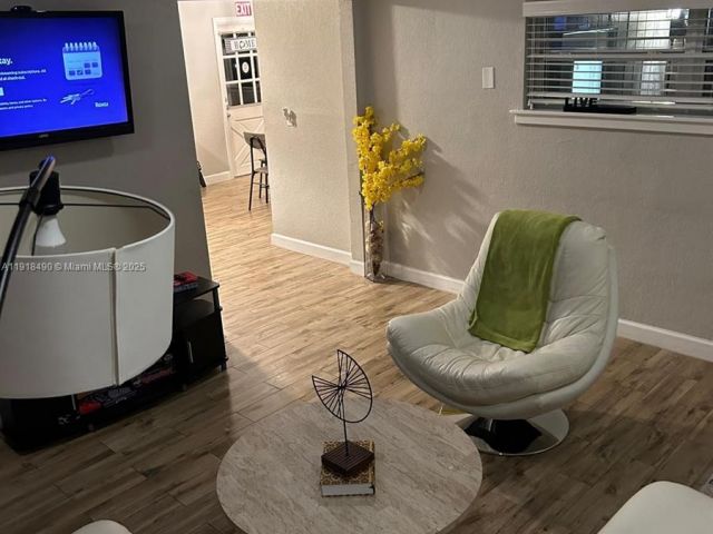 Home for rent at 5289 N Andrews Ave - photo 7439381