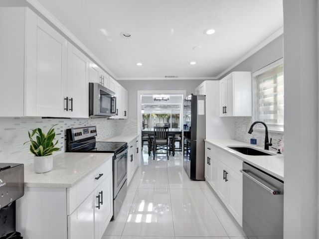 Home for rent at 2260 NE 62nd Street - photo 6822199