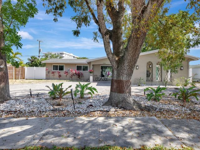 Home for rent at 2260 NE 62nd Street - photo 6822207