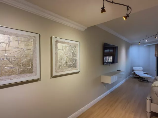 3-bedroom condo for sale in Aventura - 2000 Island Blvd 3004 - MondialRealty