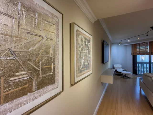 3-bedroom condo for sale in Aventura - 2000 Island Blvd 3004 - MondialRealty