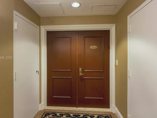 3-bedroom condo for sale in Aventura - 2000 Island Blvd 3004 - MondialRealty