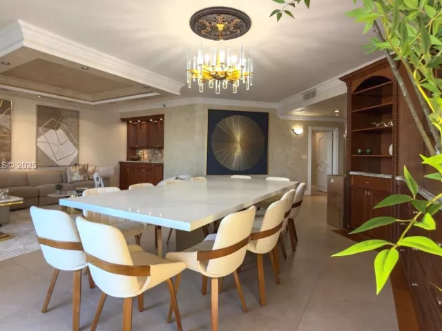 3-bedroom condo for sale in Aventura - 2000 Island Blvd 3004 - MondialRealty