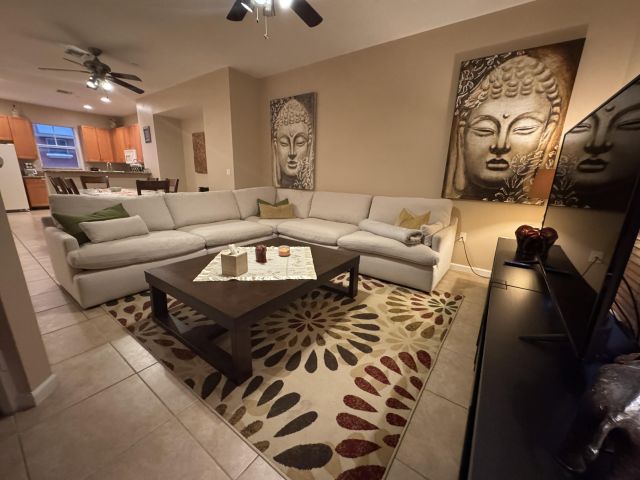 Home for rent at 1033 NE 17th Way 604 - photo 6820451