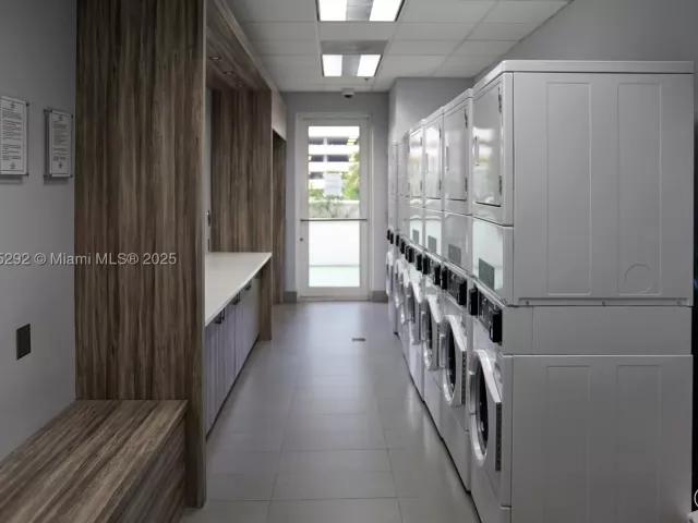2-bedroom condo for sale in Miami - 1200 Brickell Bay Dr 1406 - MondialRealty