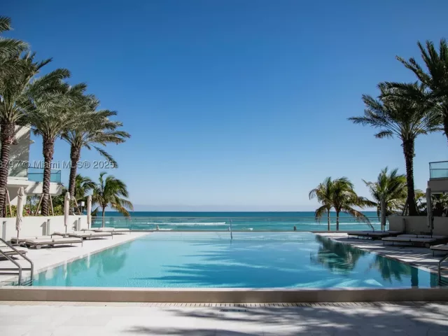 4-bedroom condo for sale in Sunny Isles Beach - 18501 Collins Ave 4903 - MondialRealty