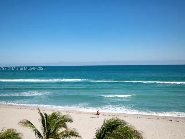 4-bedroom condo for sale in Sunny Isles Beach - 18501 Collins Ave 4903 - MondialRealty