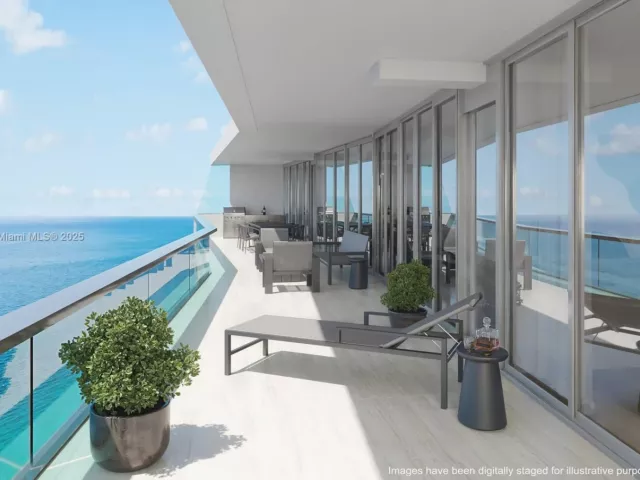 4-bedroom condo for sale in Sunny Isles Beach - 18501 Collins Ave 4903 - MondialRealty